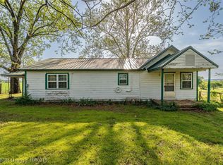 7432 Fairview Rd, Mulberry, AR 72947
