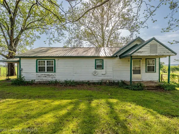 7432 Fairview Rd, Mulberry, AR 72947