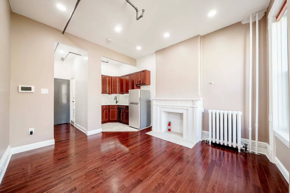 211 West 122nd Street 2
