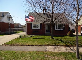 25 Peinkofer Dr, Cheektowaga, NY 14225