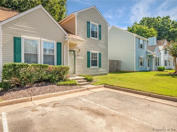 188 Gate House Rd, Newport News, VA 23608