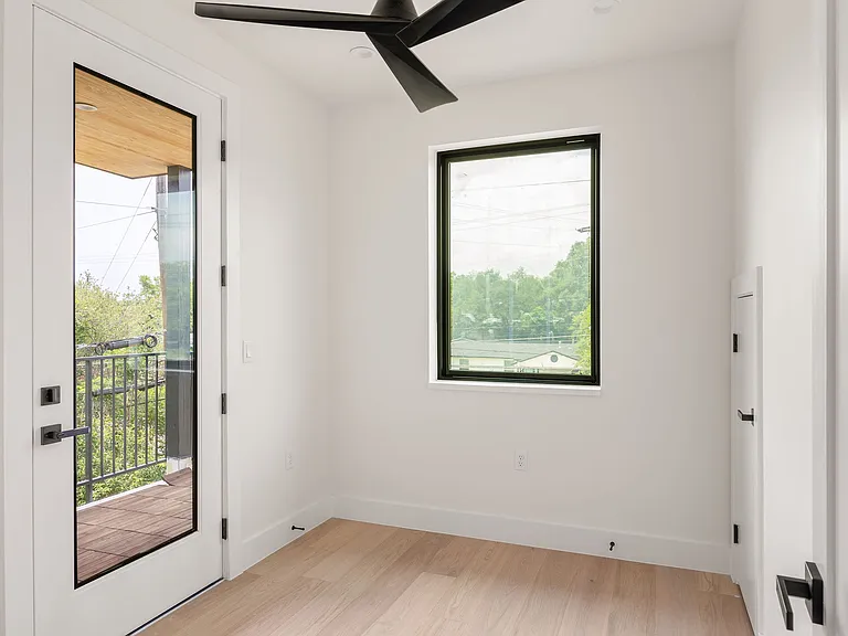 1813 E 38th 1/2 St #1 — Photo 19