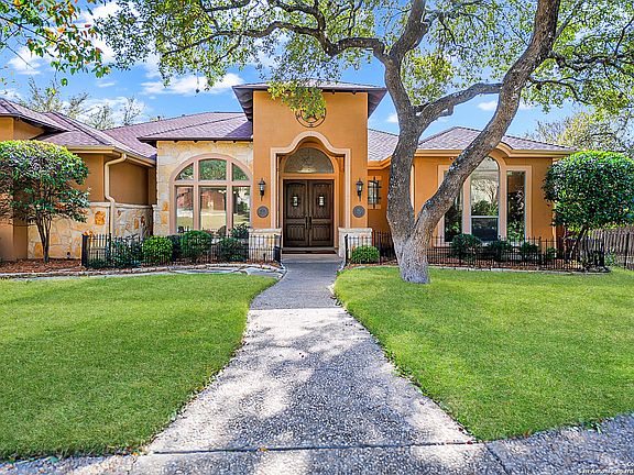 2nd image of 18002 Emerald Oaks