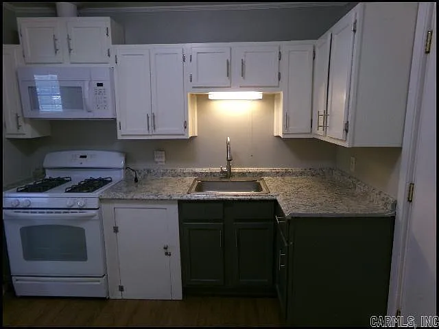 2107 Muldrow Dr — Photo 9