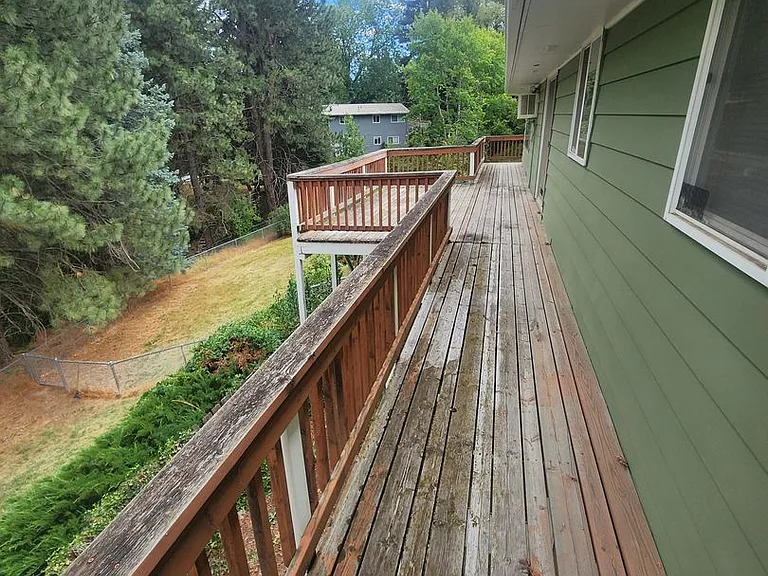 520 SE Highland Way — Photo 18