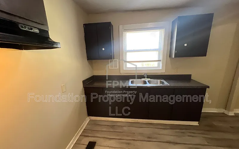 4 bed, 2.0 bath, 1545 sqft, $1,350 — Photo 4