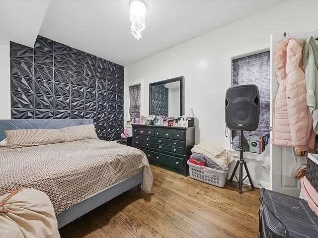 3 bed, 1143 sqft, $2,100 — Photo 2