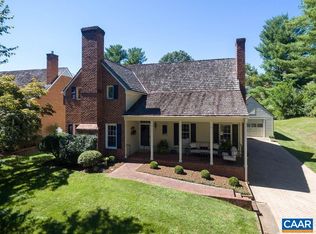 36 Ednam Village St, Charlottesville, VA 22903
