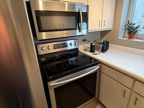 5th image of 352 S Lafayette #403