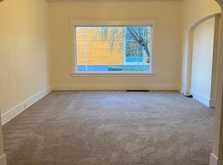 2416 N 45th St #A, Seattle, WA 98103