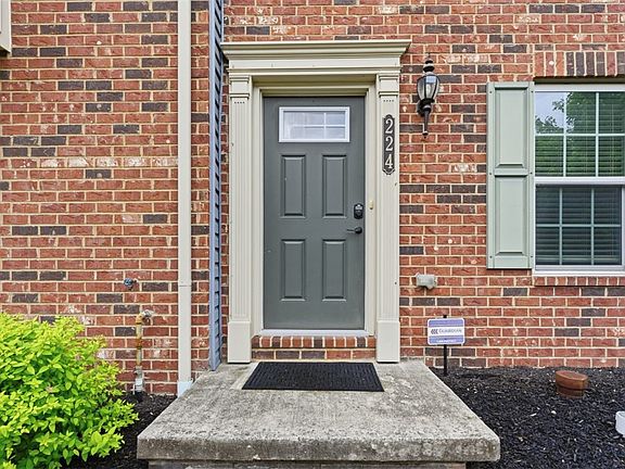 3rd image of 224 Thornapple Ln