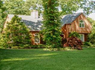 63 Beach Rd, Westhampton Beach, NY 11978