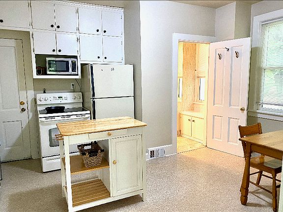 3rd image of W57N508 Hilbert Ave