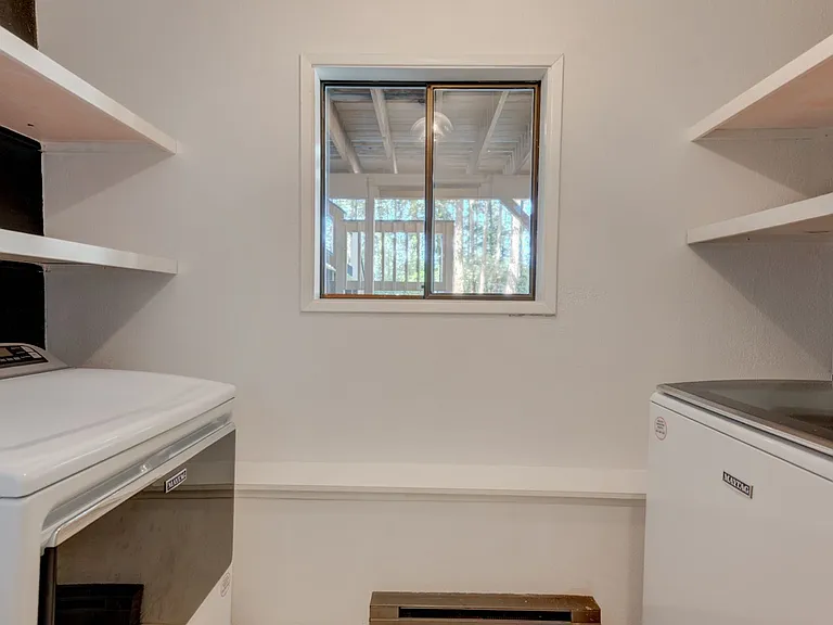 1638 Fern Pl — Photo 21