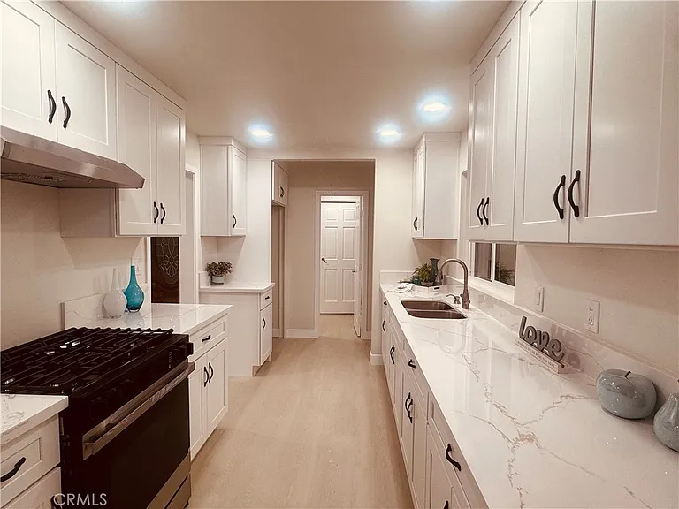12431 Merrill St — Photo 27
