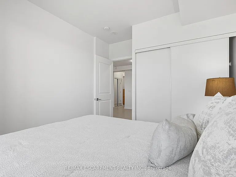 4655 Glen Erin Dr #1501 — Photo 13