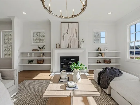 600 Mayfair Ct, Alpharetta, GA 30009