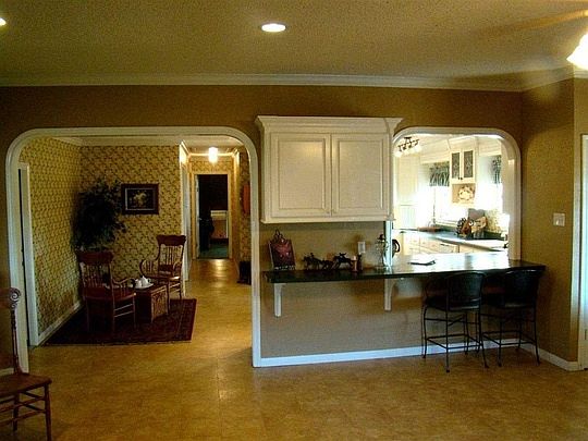 4th image of 862 E Leona Pkwy