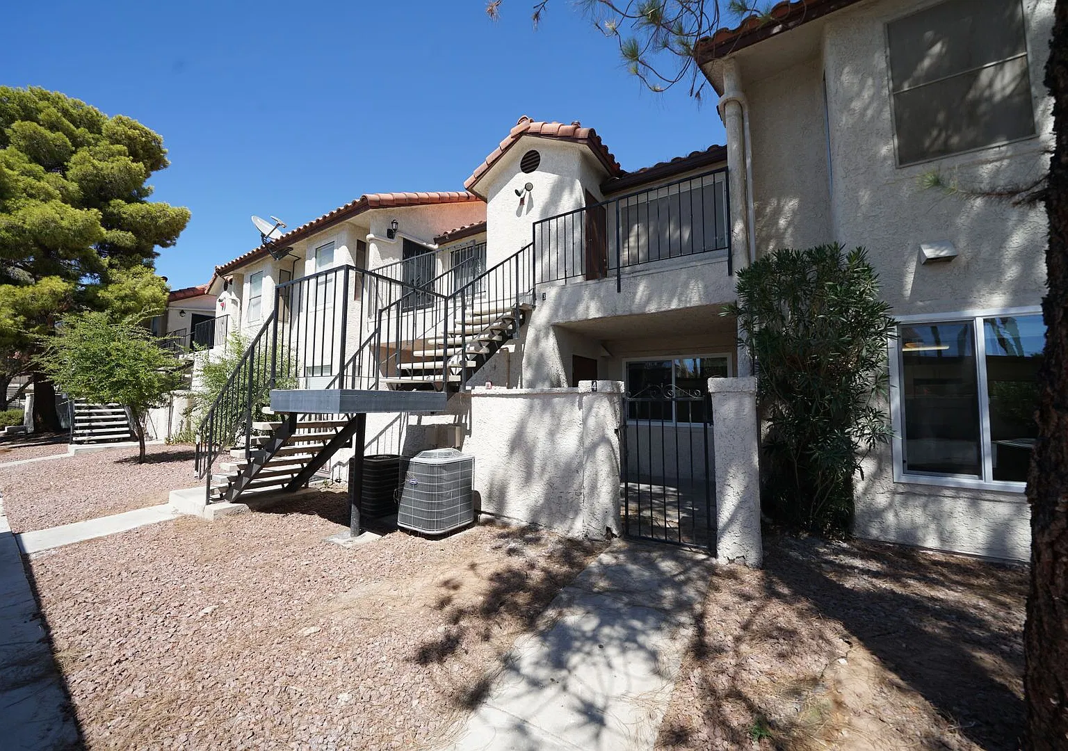 No showings until 10/1/26 — Photo 1