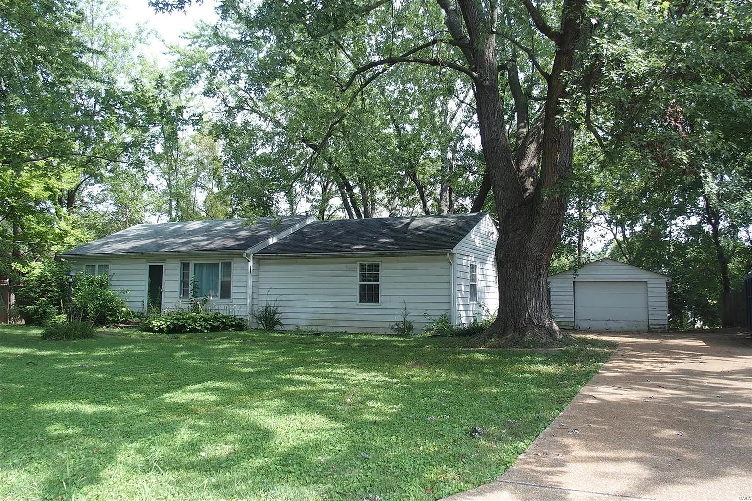 1818 Peach St photo 1