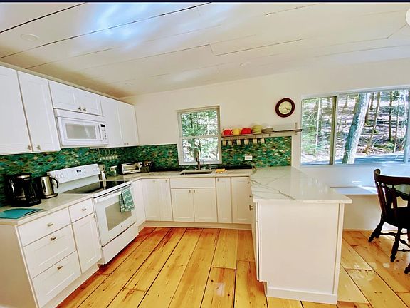 3rd image of 336 Waterfalls Road Ext