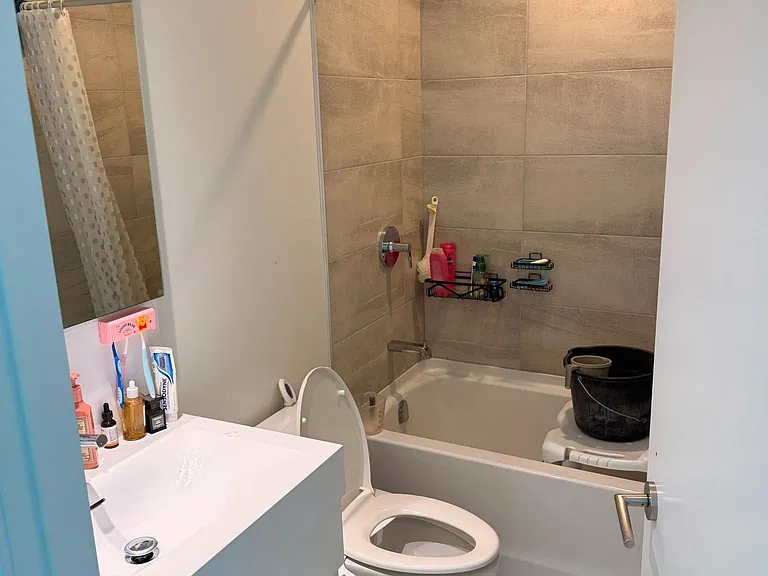 39 Mary St #2802 — Photo 8