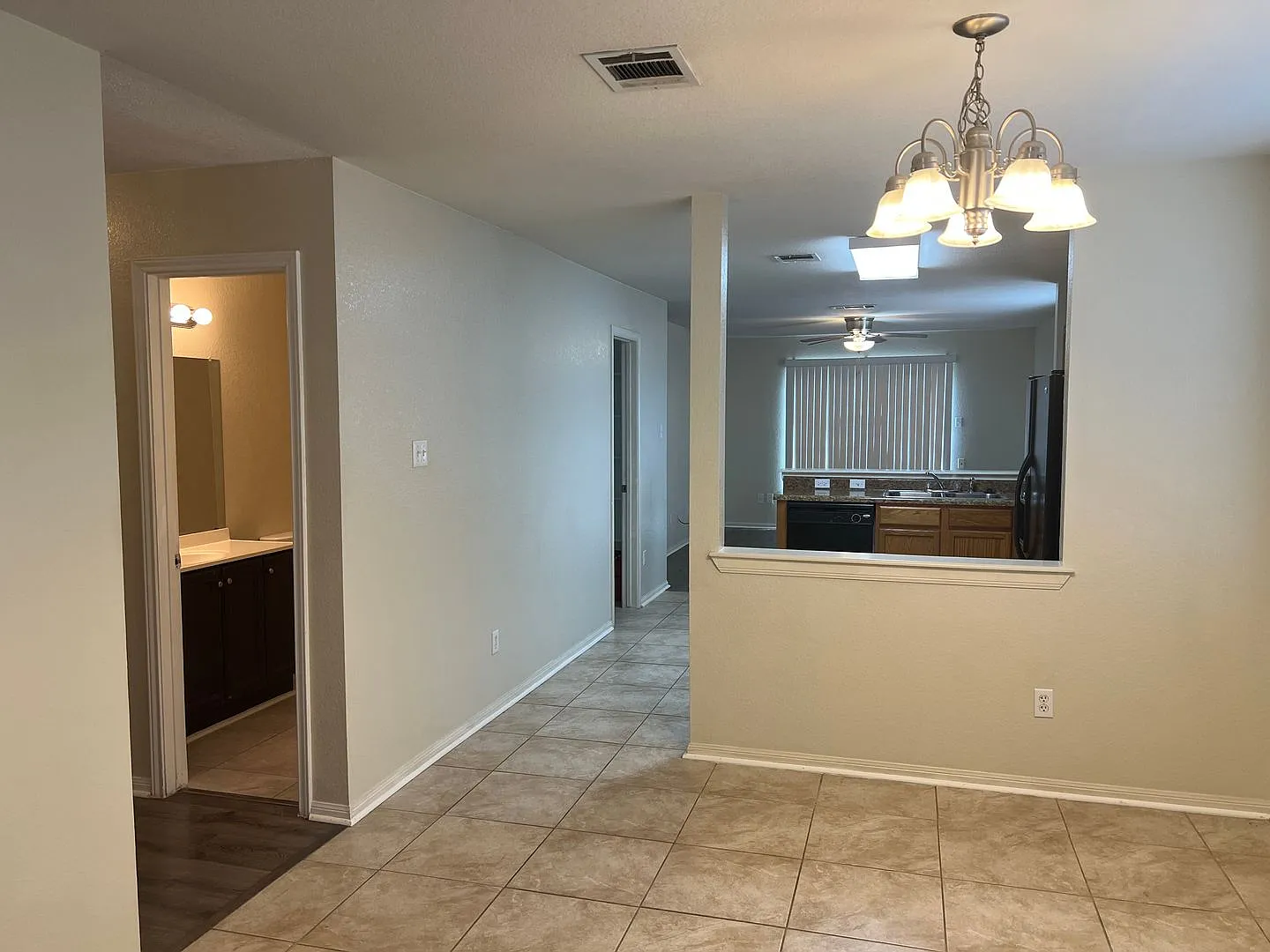 3 bed, 2.0 bath, 1416 sqft, $1,450 — Photo 4
