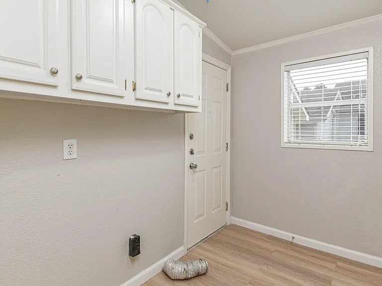 10210 Berrypatch Ln — Photo 8