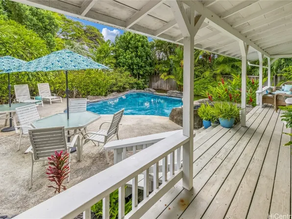 1375 Mokolea Dr, Kailua, HI 96734