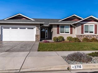 2716 SW Eastwood Ln, Grants Pass, OR 97527