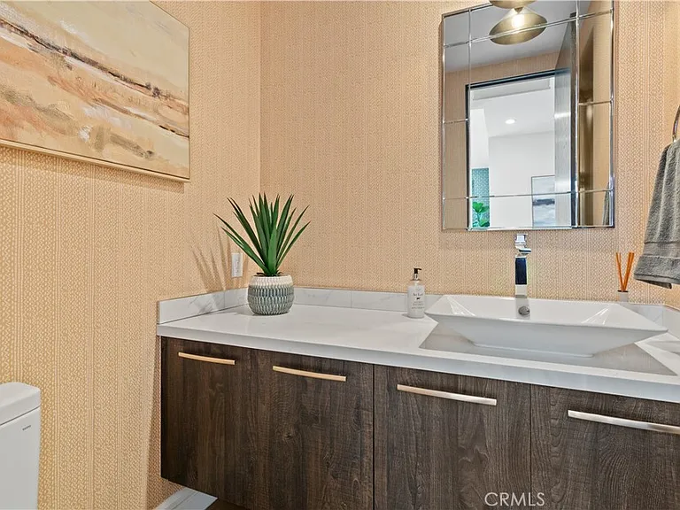 802 Bard St — Photo 11