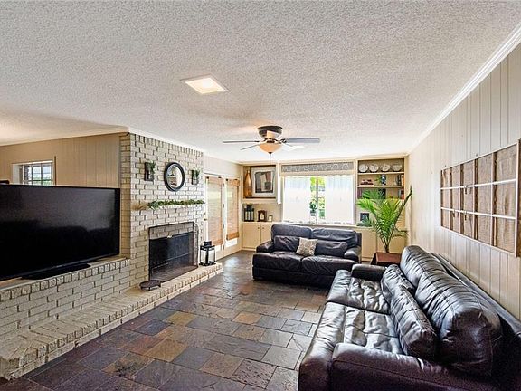 4th image of 8910 Oriole Dr