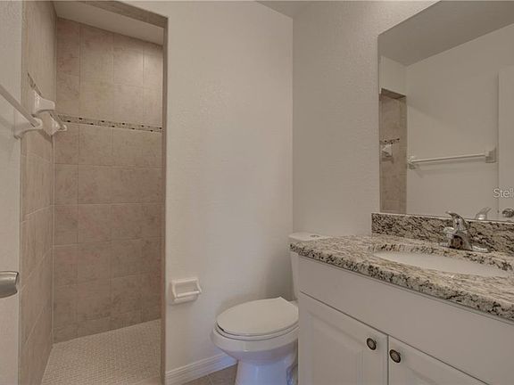 Master Bathroom & walk in shower