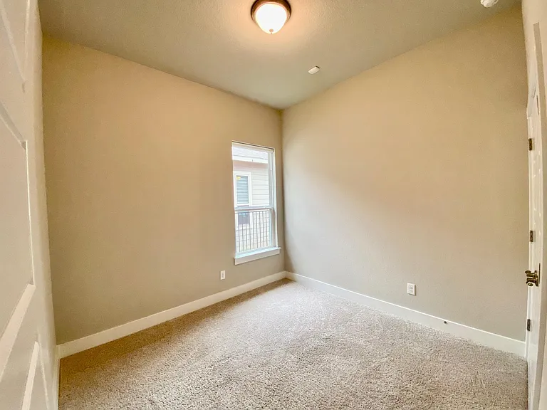 1550 Harwell Loop — Photo 14