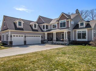 224 W Auburn Trl, Brighton, MI