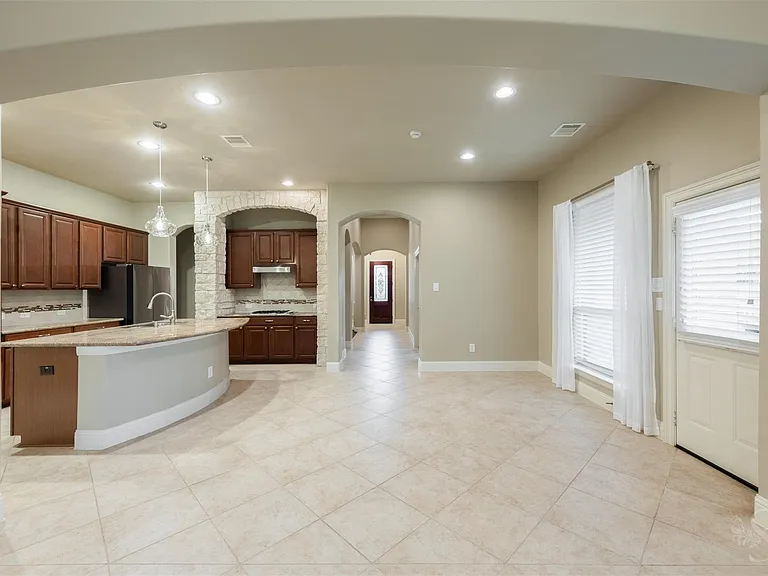 32611 Waltham Xing — Photo 13