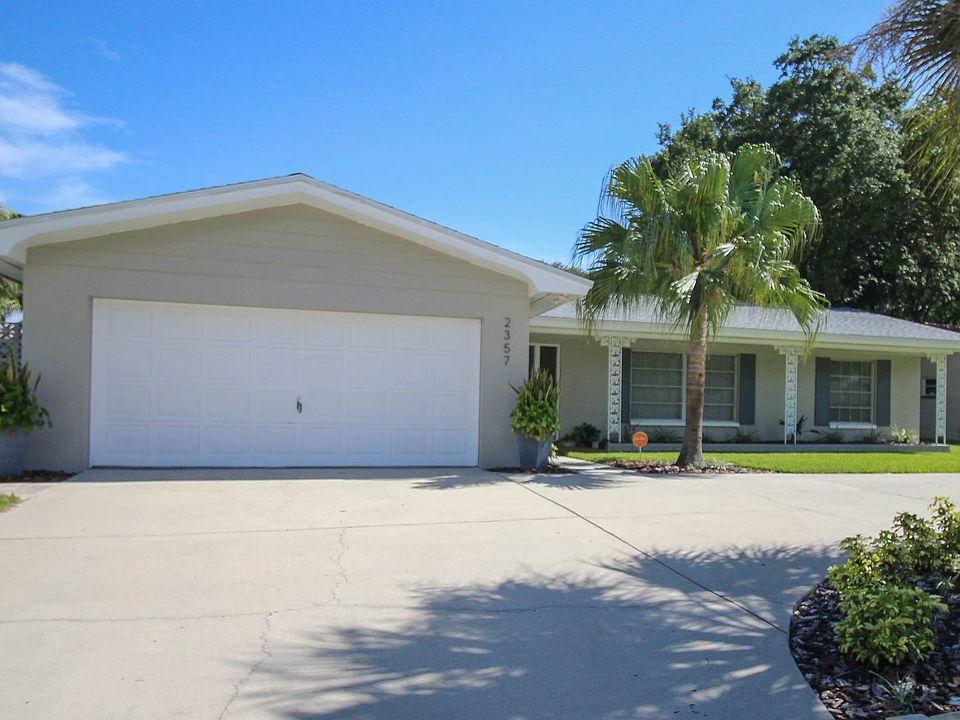 1st image of 2357 Saint Charles Dr