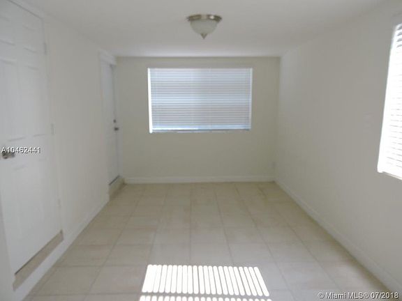 5th image of 115 NW 120th St #0