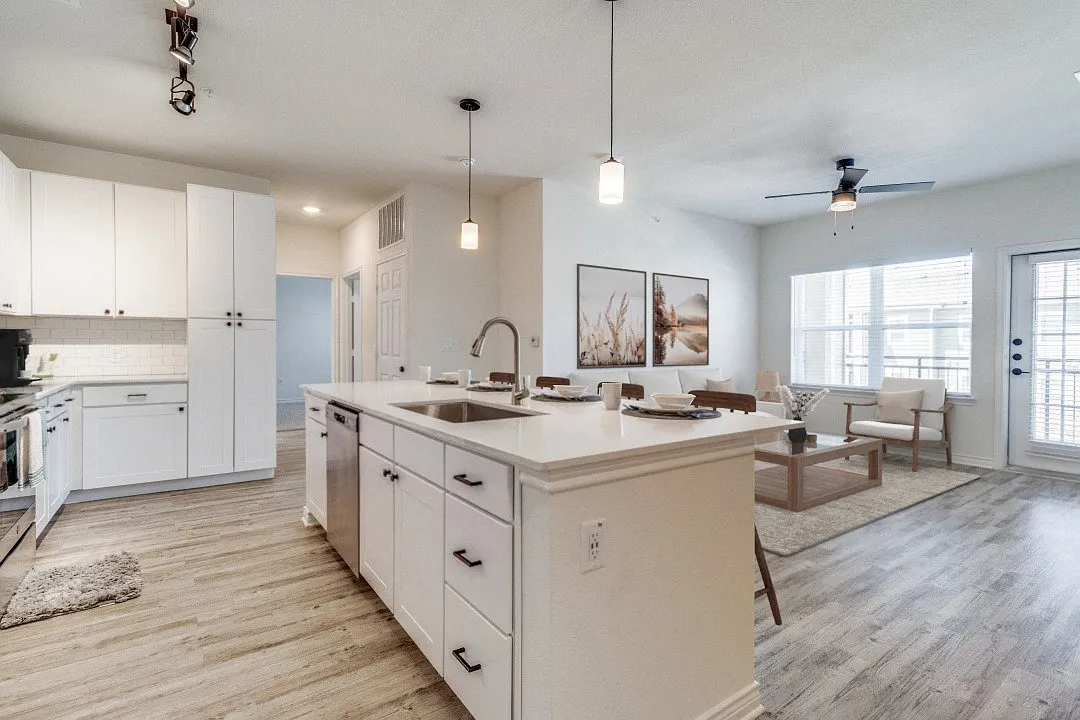 Residence at Gateway Village — Photo 2