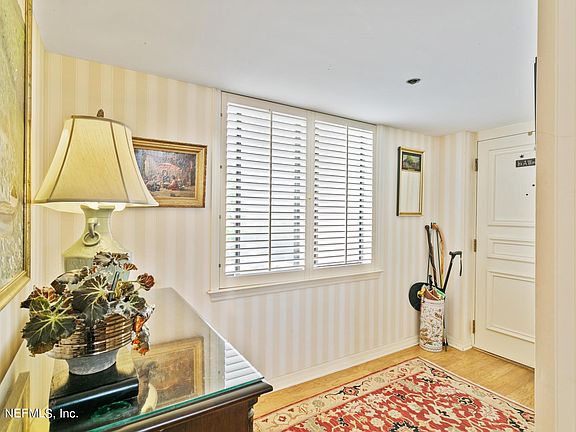 4th image of 4401 Lakeside Dr Unit 304