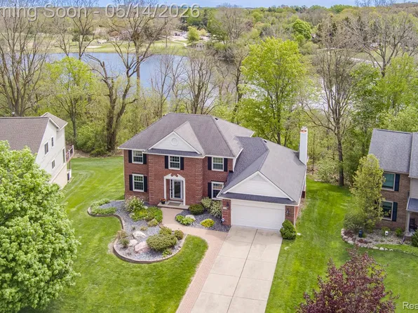 6357 Golf View Dr, Clarkston, MI 48346