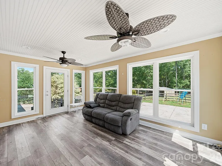 7107 Nesbit Rd — Photo 34