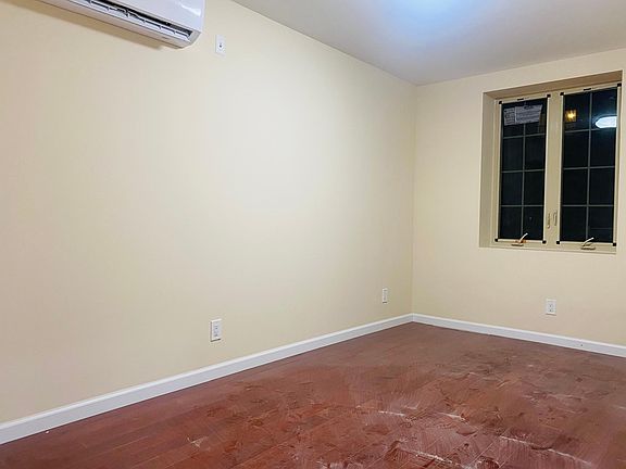 3rd image of 3615 193rd St #1