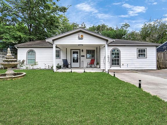 2nd image of 118 Alastair Drive