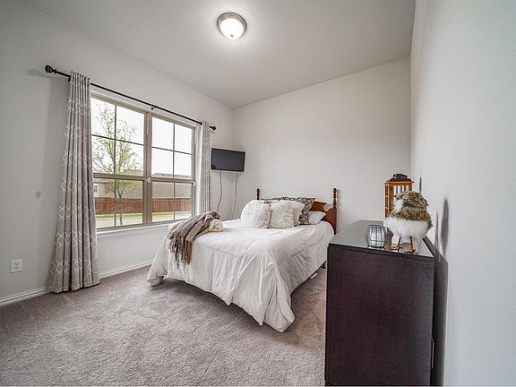 5th image of 2637 Calistoga Dr