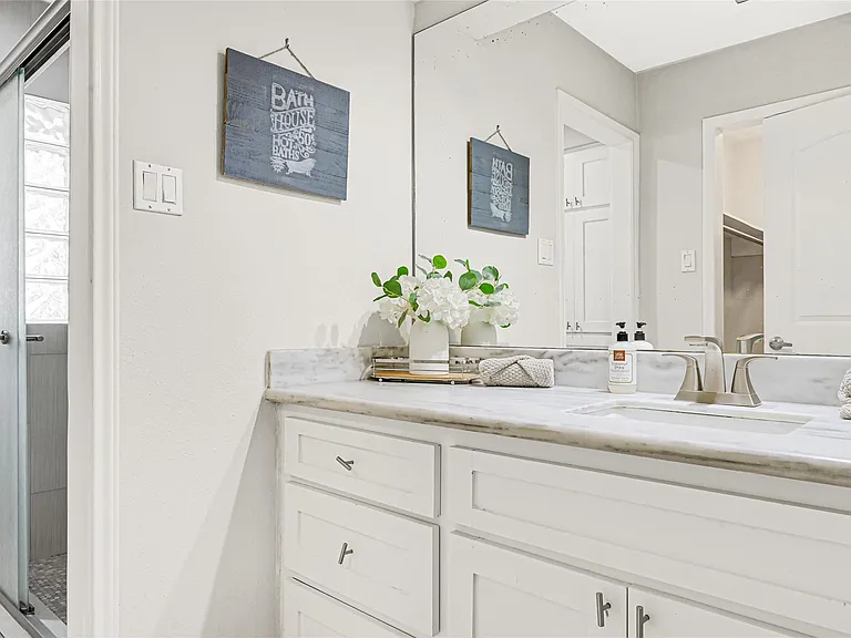 5534 Loch Lomond Dr — Photo 24