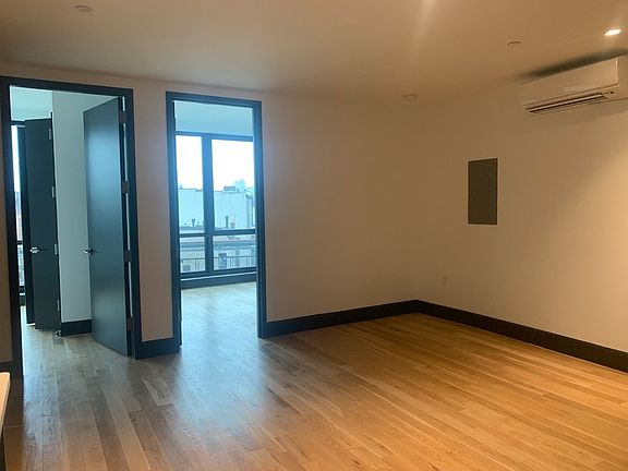 4th image of 1134 Fulton St #540