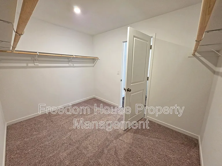 663 E Huyana Wind Dr — Photo 39