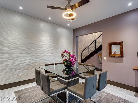 3rd image of 53 Meadowhawk Ln