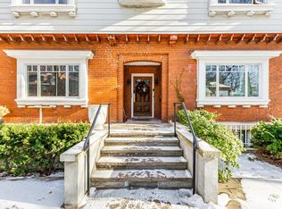 347 Walmer Rd FLOOR 2, Toronto, ON M5R2Y3